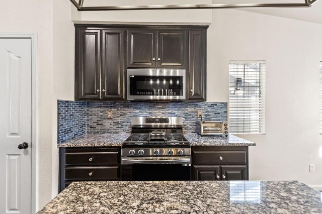 968 Carter St, Folsom, CA 95630