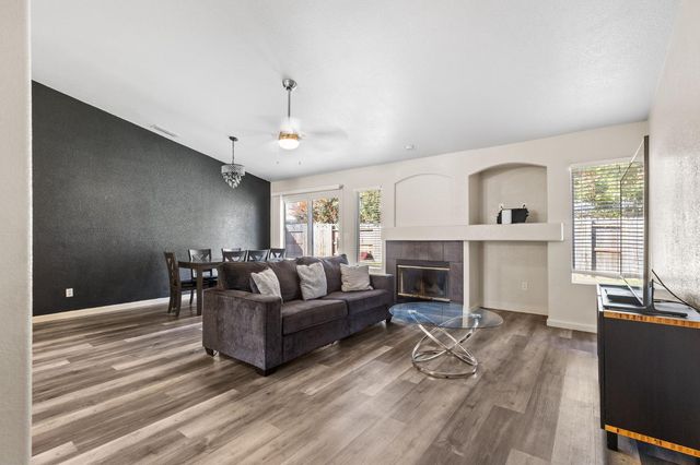 968 Carter St, Folsom, CA 95630