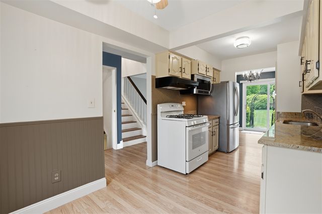 18239 Jamestown Circle, Northville, MI 48168