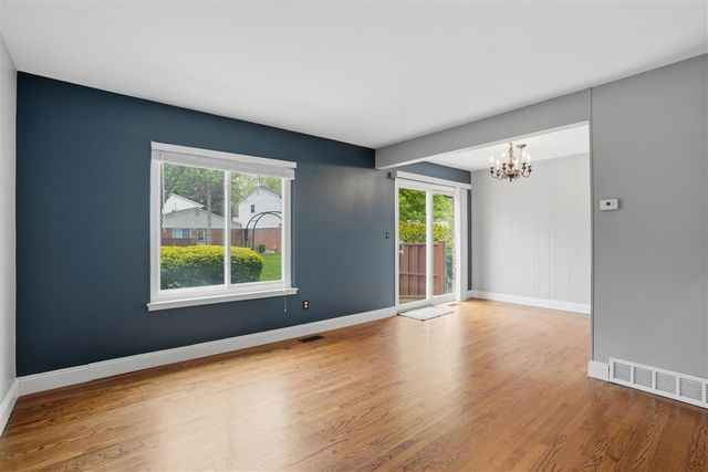 18239 Jamestown Circle, Northville, MI 48168