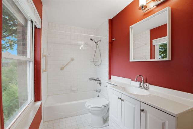 18239 Jamestown Circle, Northville, MI 48168