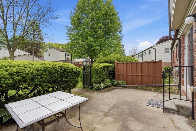 18239 Jamestown Circle, Northville, MI 48168