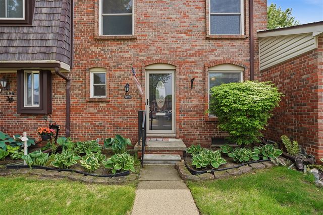 18239 Jamestown Circle, Northville, MI 48168