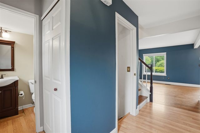 18239 Jamestown Circle, Northville, MI 48168