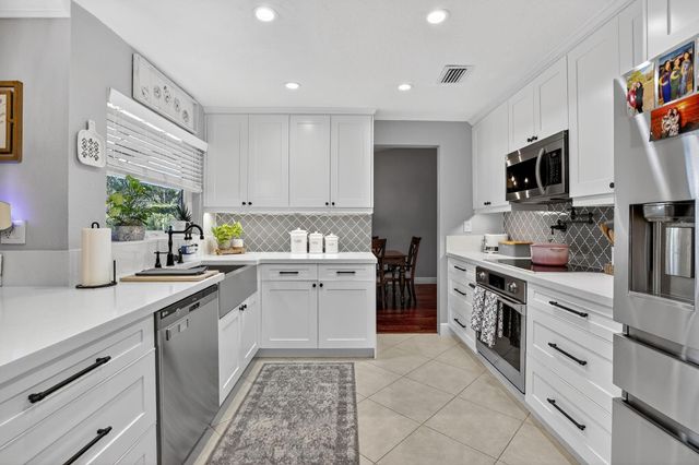 11611 SW 52nd St, Cooper City, FL 33330