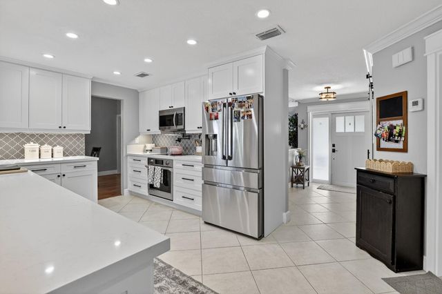 11611 SW 52nd St, Cooper City, FL 33330