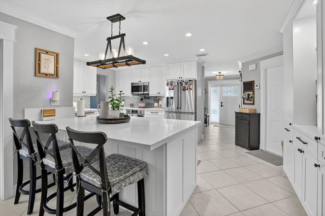 11611 SW 52nd St, Cooper City, FL 33330