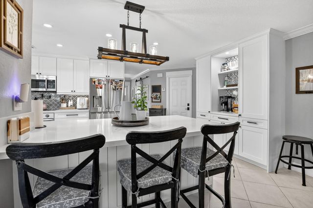 11611 SW 52nd St, Cooper City, FL 33330