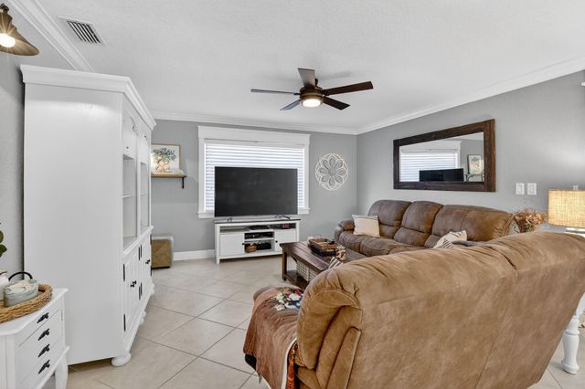 11611 SW 52nd St, Cooper City, FL 33330