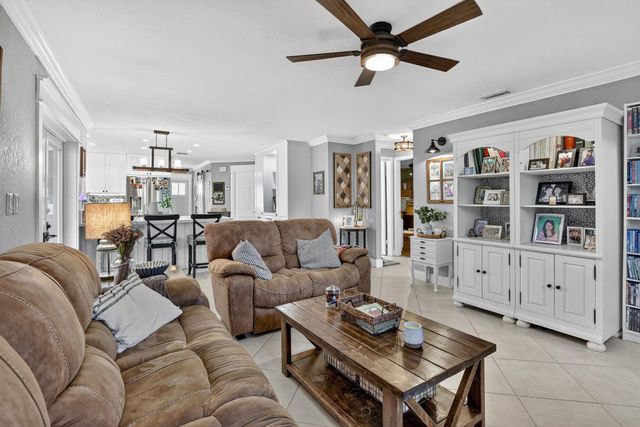 11611 SW 52nd St, Cooper City, FL 33330