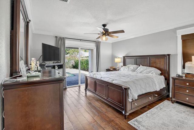 11611 SW 52nd St, Cooper City, FL 33330