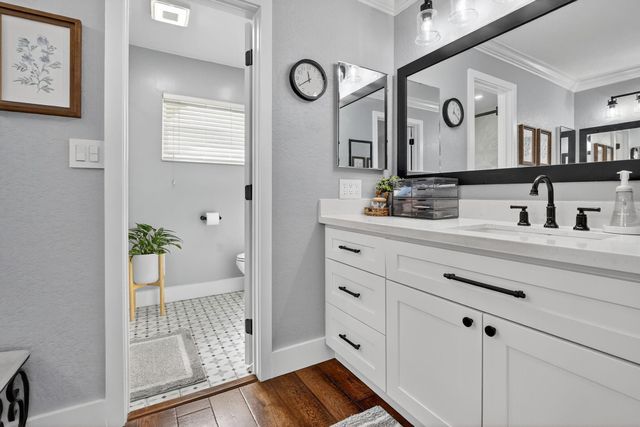 11611 SW 52nd St, Cooper City, FL 33330