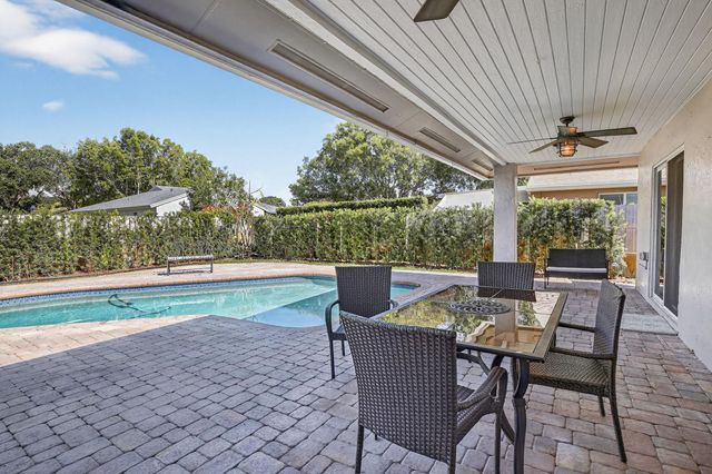 11611 SW 52nd St, Cooper City, FL 33330