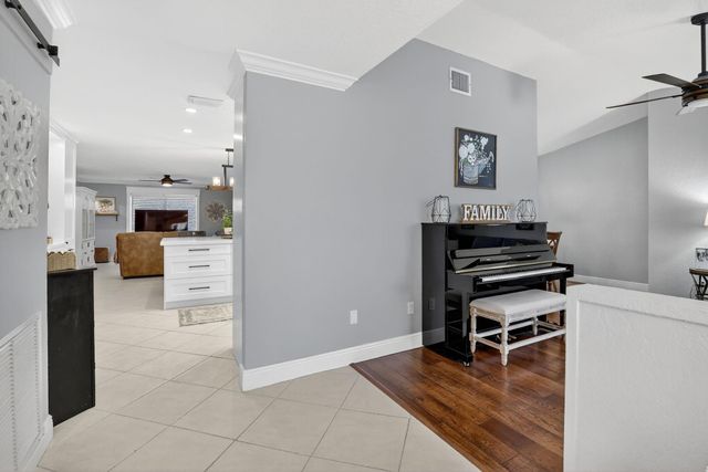 11611 SW 52nd St, Cooper City, FL 33330