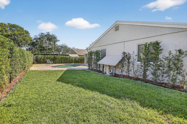 11611 SW 52nd St, Cooper City, FL 33330