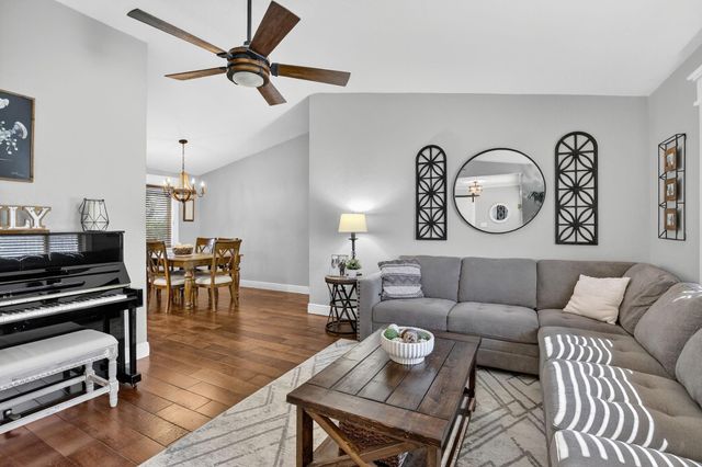 11611 SW 52nd St, Cooper City, FL 33330