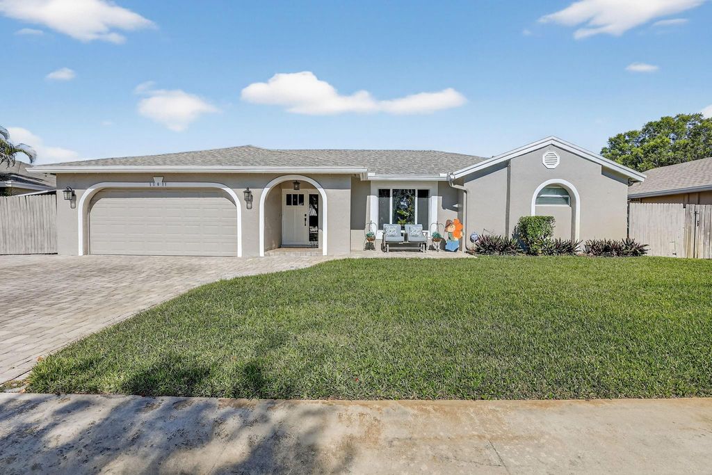 11611 SW 52nd St, Cooper City, FL 33330