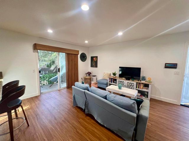 155 Rosebay Drive 37, Encinitas, CA 92024