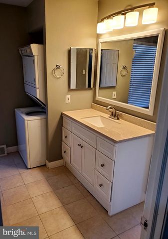 3 BANBURY CT, Southampton, PA 18966