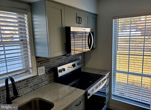 3 BANBURY CT, Southampton, PA 18966