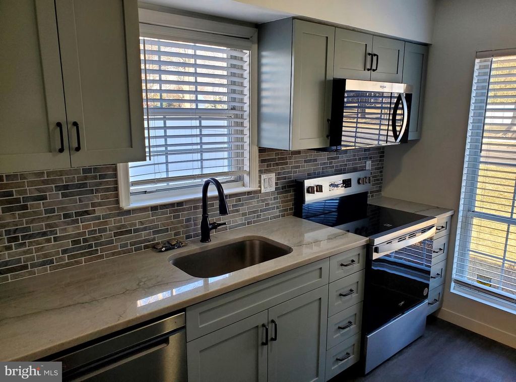 3 BANBURY CT, Southampton, PA 18966