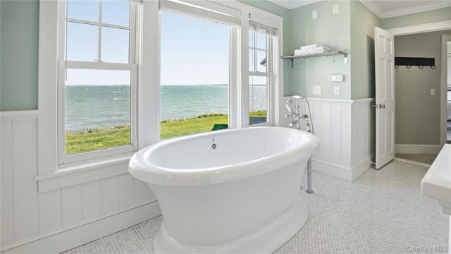 920 Cedar Point Drive E, Southold, NY 11971