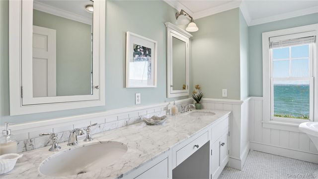 920 Cedar Point Drive E, Southold, NY 11971