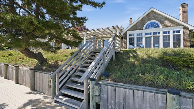 920 Cedar Point Drive E, Southold, NY 11971