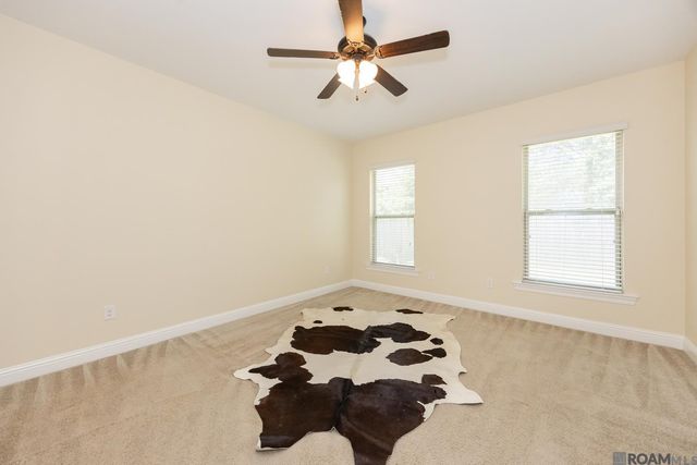 6118 Lake Bend Dr, Baton Rouge, LA 70820