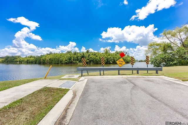 6118 Lake Bend Dr, Baton Rouge, LA 70820
