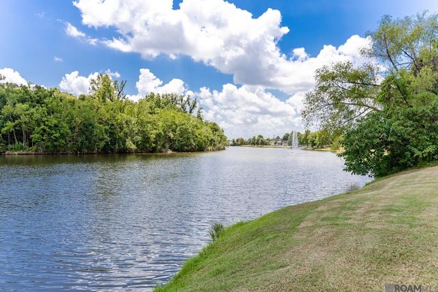 6118 Lake Bend Dr, Baton Rouge, LA 70820