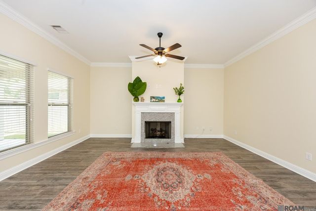 6118 Lake Bend Dr, Baton Rouge, LA 70820