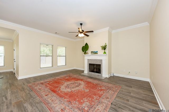 6118 Lake Bend Dr, Baton Rouge, LA 70820
