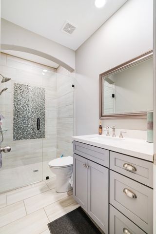 1040 Cannon Place, Paris, TX 75462
