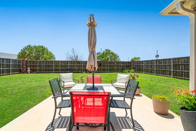 1040 Cannon Place, Paris, TX 75462