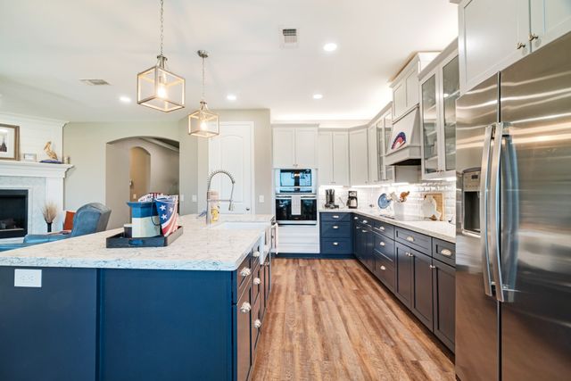 1040 Cannon Place, Paris, TX 75462