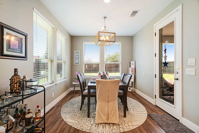 1040 Cannon Place, Paris, TX 75462