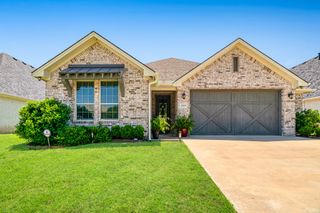 1040 Cannon Place, Paris, TX 75462