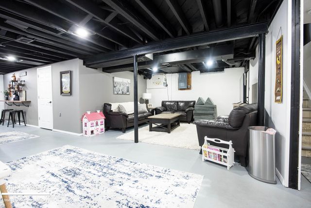 14905 Chippewa Drive, Warren, MI 48088