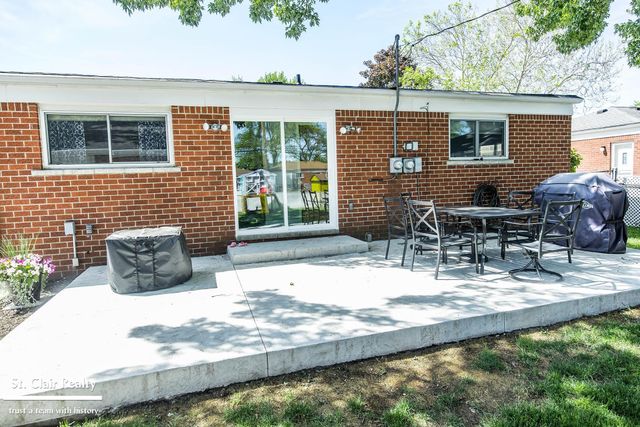 14905 Chippewa Drive, Warren, MI 48088