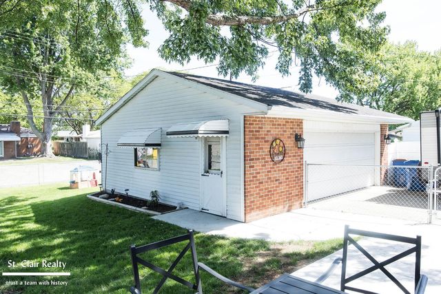 14905 Chippewa Drive, Warren, MI 48088