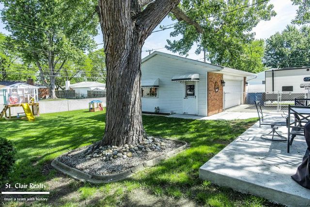 14905 Chippewa Drive, Warren, MI 48088