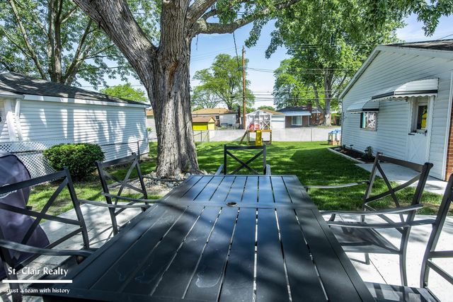 14905 Chippewa Drive, Warren, MI 48088