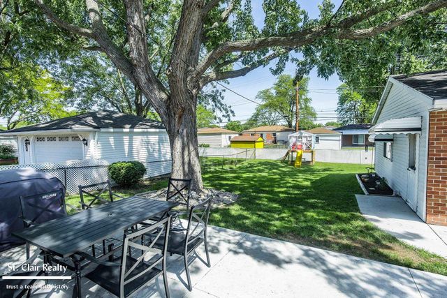 14905 Chippewa Drive, Warren, MI 48088