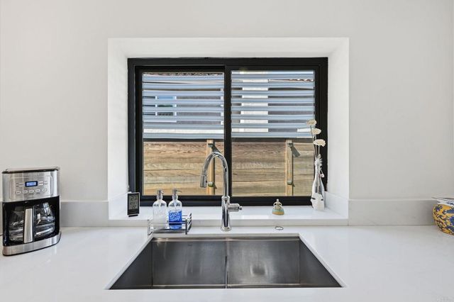 1776 Avenida La Posta, Encinitas, CA 92024