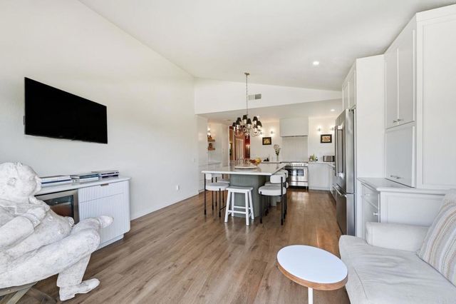 1776 Avenida La Posta, Encinitas, CA 92024