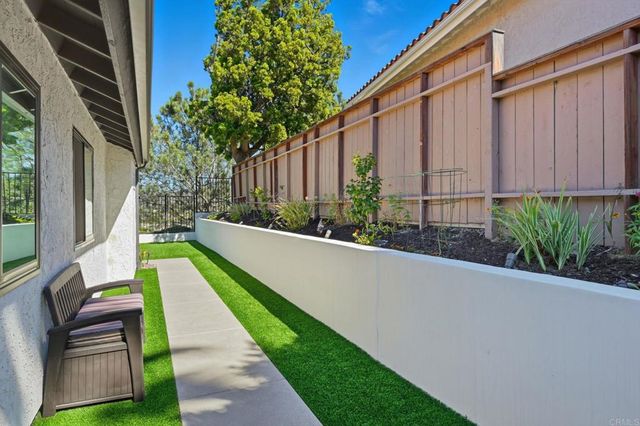 1776 Avenida La Posta, Encinitas, CA 92024