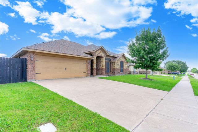 612 Jeffdale Drive, Burleson, TX 76028