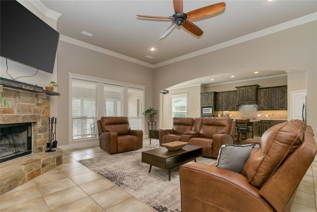 612 Jeffdale Drive, Burleson, TX 76028
