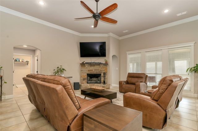 612 Jeffdale Drive, Burleson, TX 76028